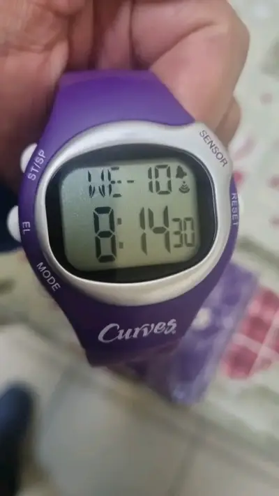Reloj digital deportivo Curves morado - miniatura 2