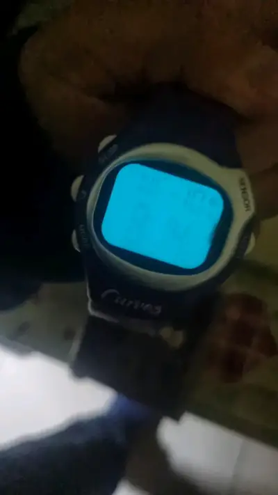Reloj digital deportivo Curves morado - miniatura 3