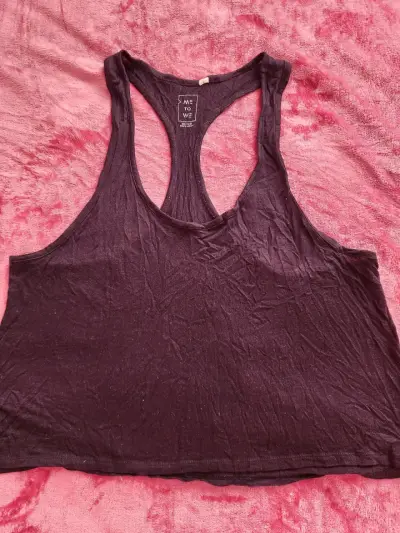 Polera sin mangas negra - miniatura 1