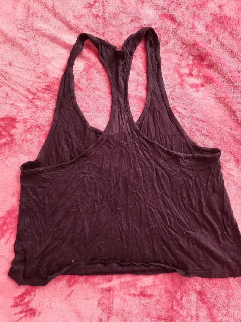 Polera sin mangas negra - 3