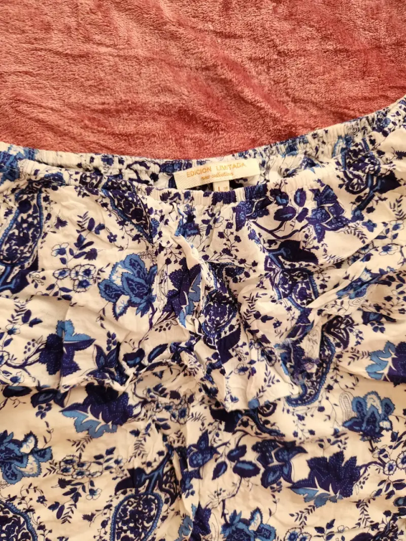 Blusa corta estampada floral azul - 2