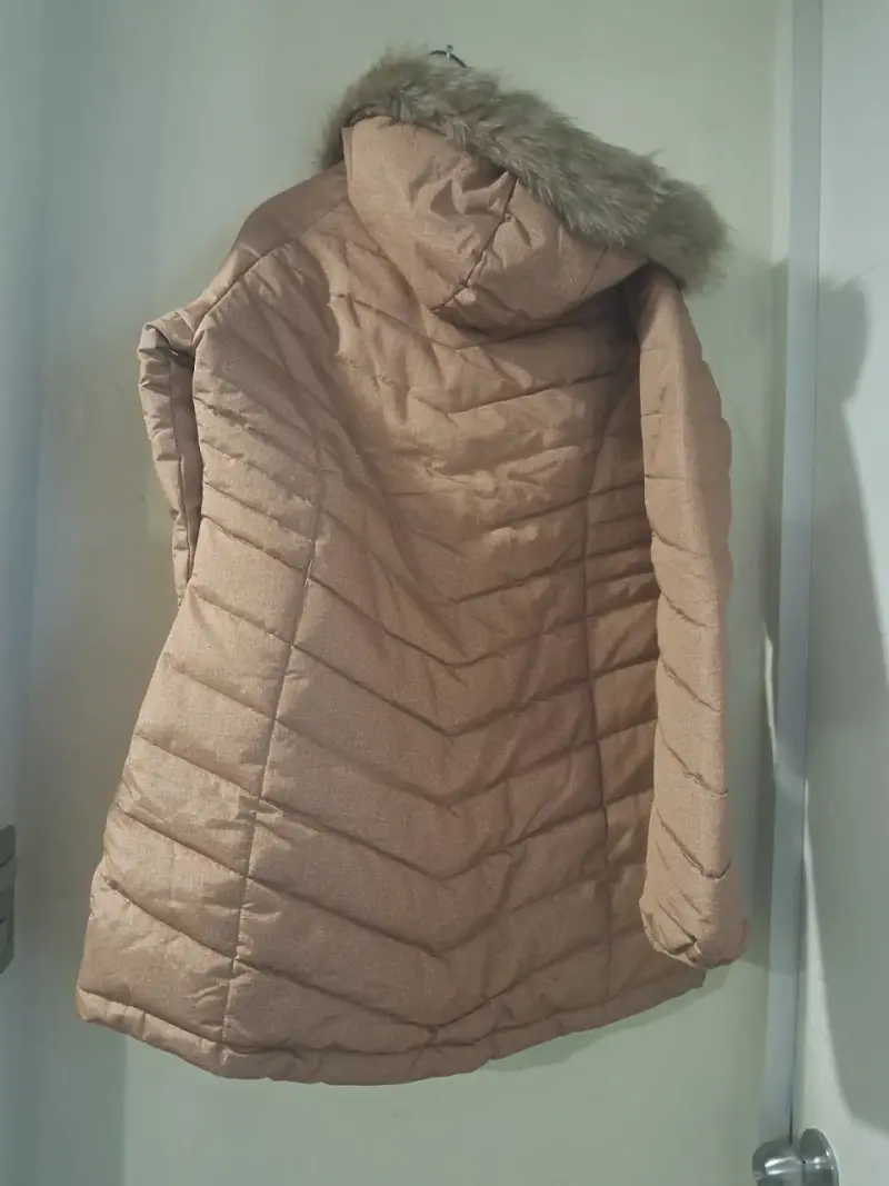 Chaqueta Columbia marrón con capucha de piel - 2
