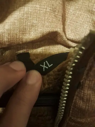Chaqueta Columbia marrón con capucha de piel - miniatura 4