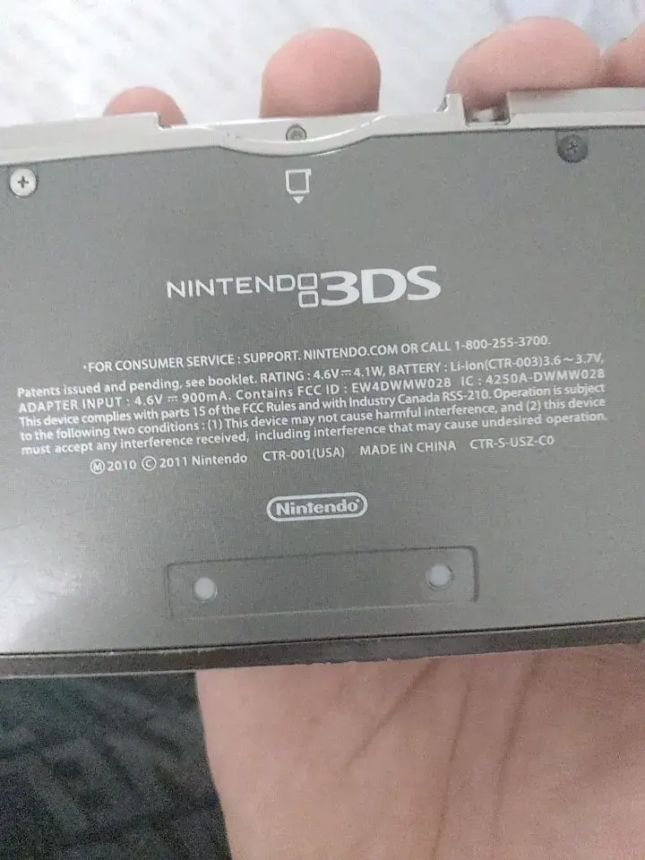 Consola Nintendo 3DS con pantalla dañada - 4