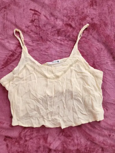 Top de tirantes amarillo con encaje - miniatura 1