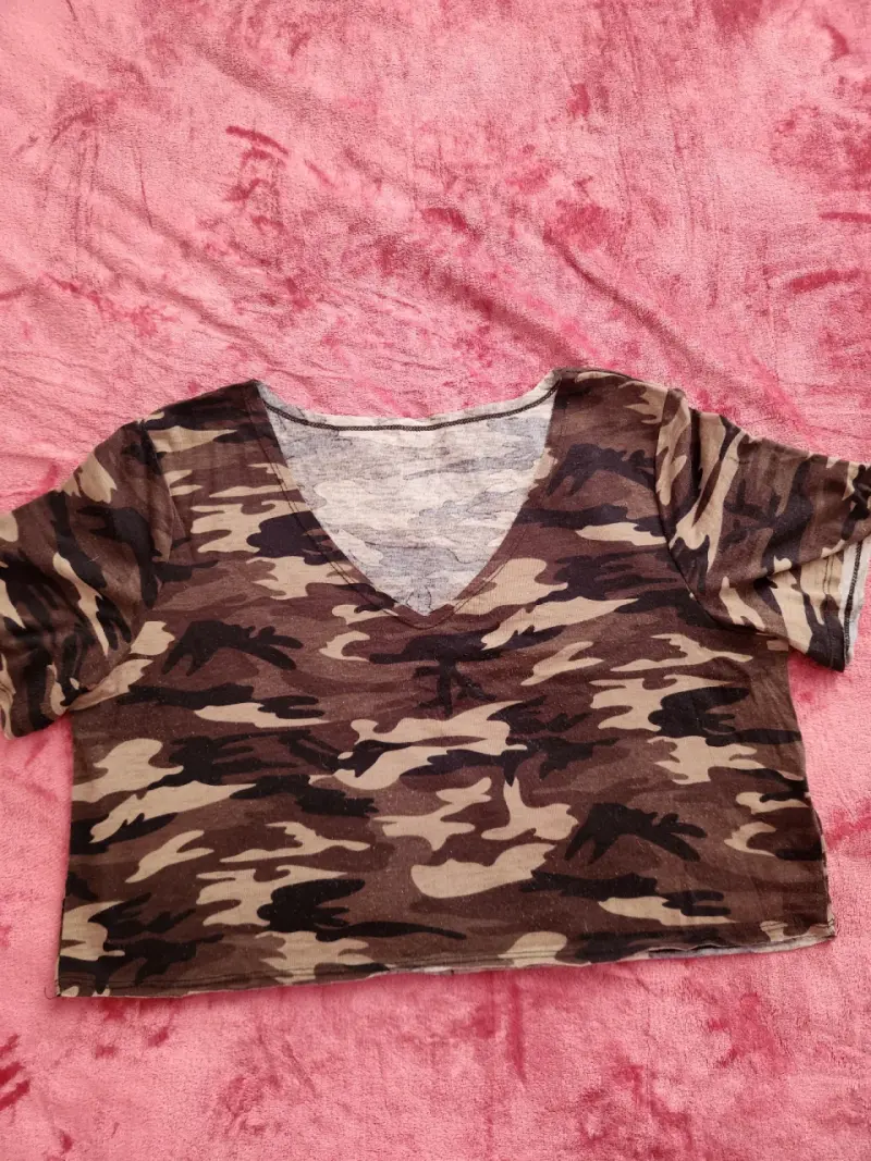 Polera corta camuflada para mujer - 1