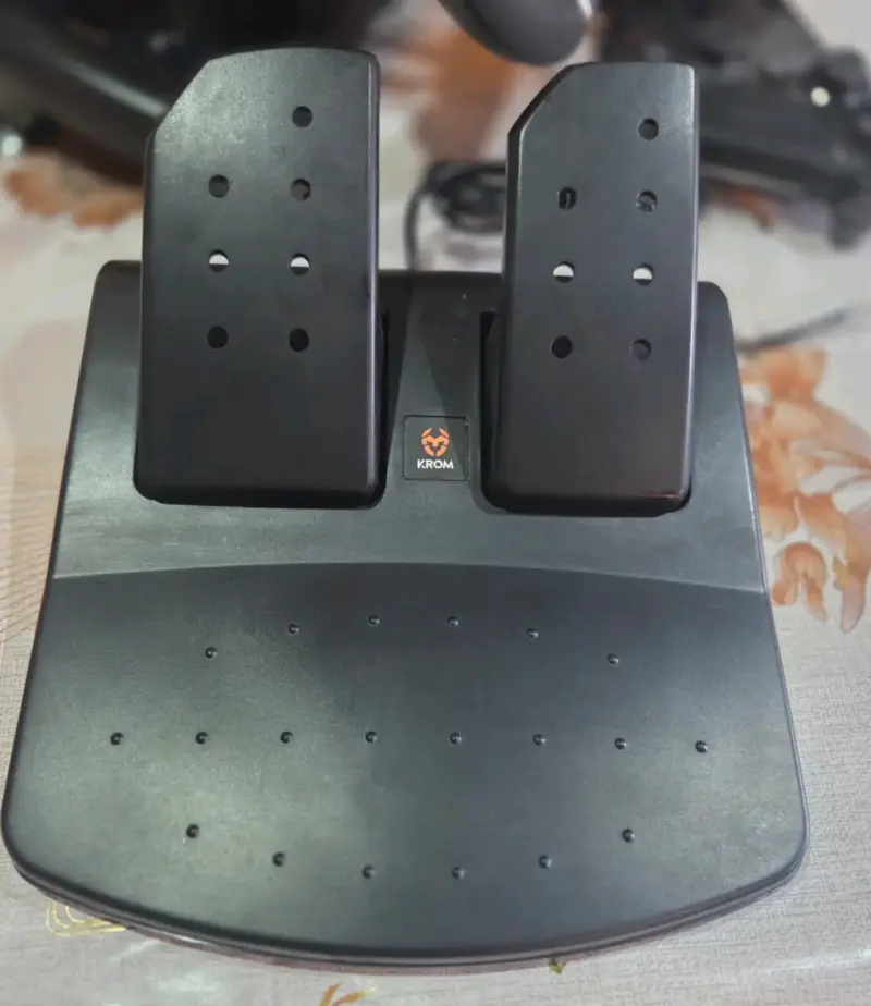Consola PS4 con juegos y volante Krom - 4