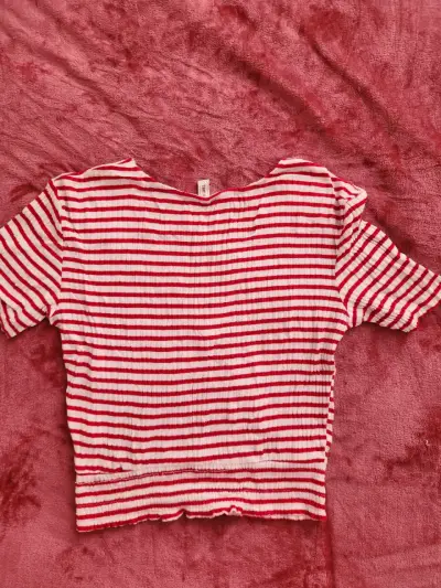 Polera rayada roja y blanca - miniatura 3