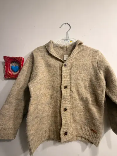 Polerón negro con capucha para niños - miniatura 5