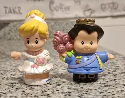 Figuras de Princesas y Príncipe Disney Little People - miniatura 3