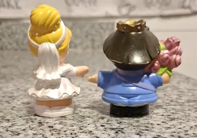 Figuras de Princesas y Príncipe Disney Little People - miniatura 4