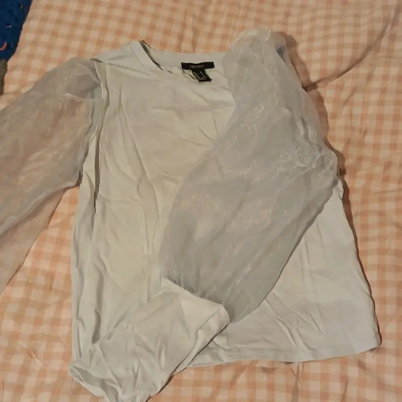 Blusa Forever 21 con mangas de encaje - 3