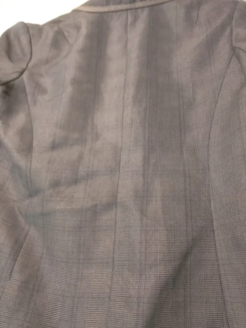 Blazer gris con bolsillos decorativos para mujer - 5