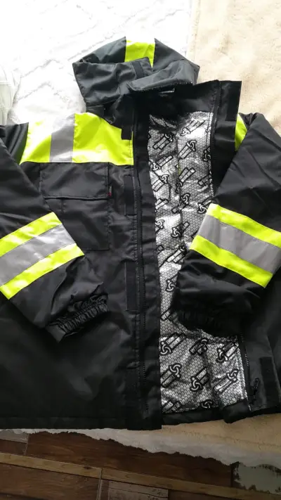 Parka Térmica Hombre Negro Amarillo Flúor talla 44 - miniatura 2