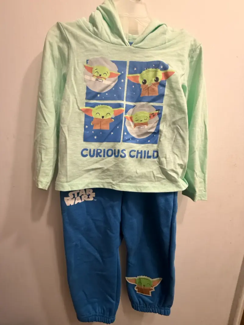 Conjunto de ropa infantil con sudadera y pantalón - 4