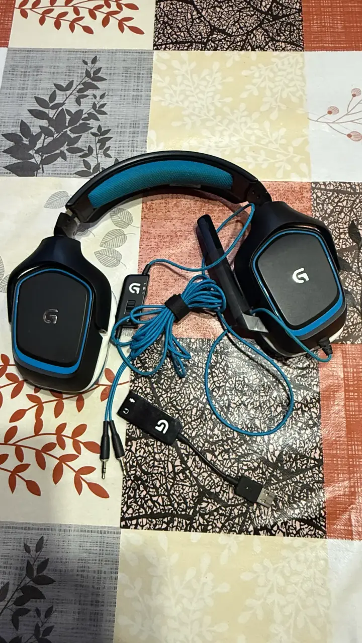 Audífonos gaming Logitech G430 con micrófono