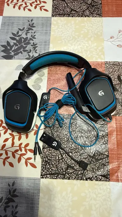 Audífonos gaming Logitech G430 con micrófono - miniatura 1