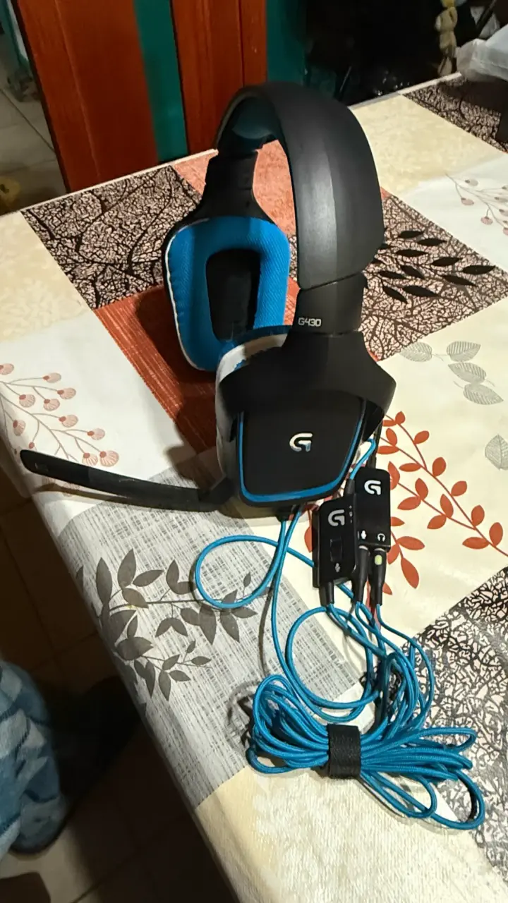 Audífonos gaming Logitech G430 con micrófono - 2
