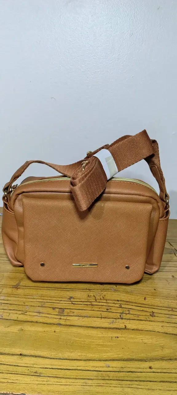 Bandolera de cuero sintético color camel