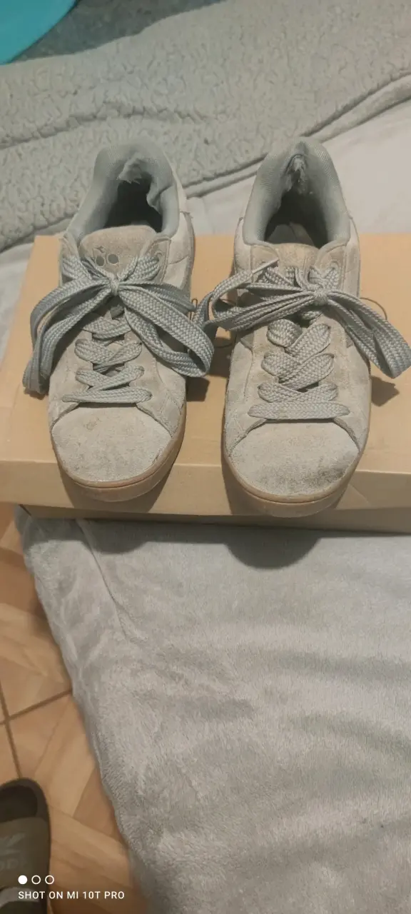 Zapatillas deportivas grises para hombre en buen estado - 1