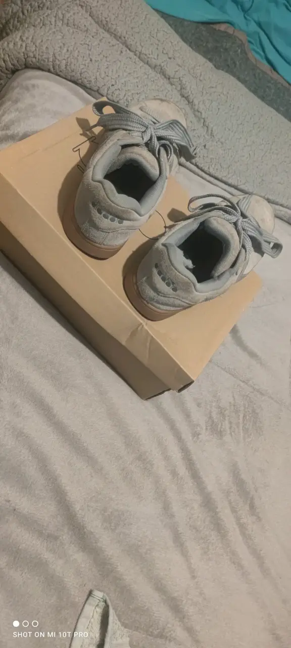Zapatillas deportivas grises para hombre en buen estado - 4