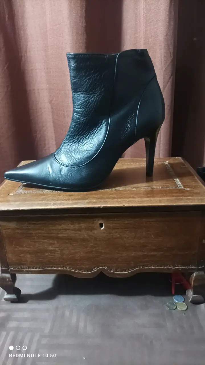 Botines de cuero negro con tacón alto - 3