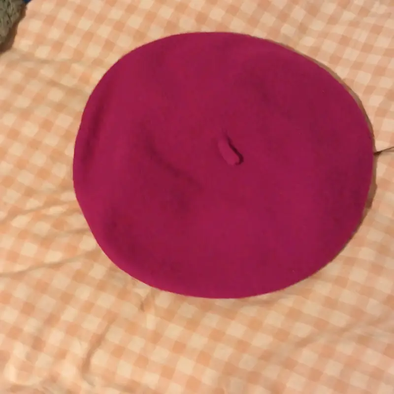 Boina de lana color fucsia