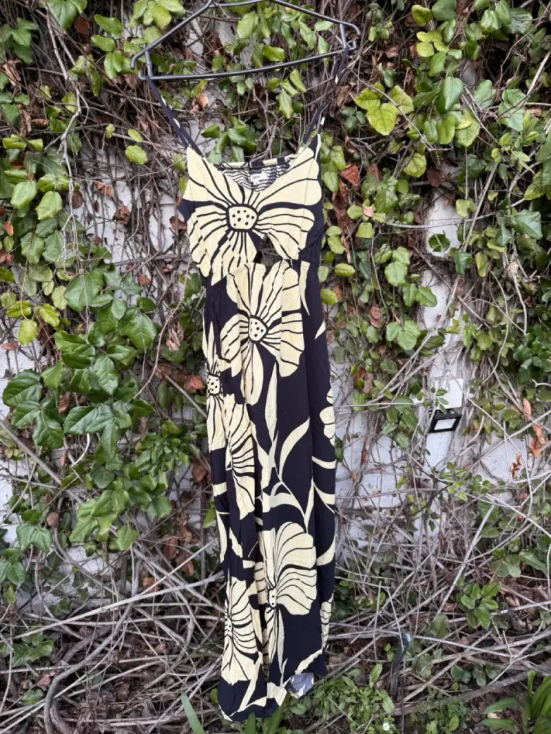 Vestido largo floral negro y beige - 2