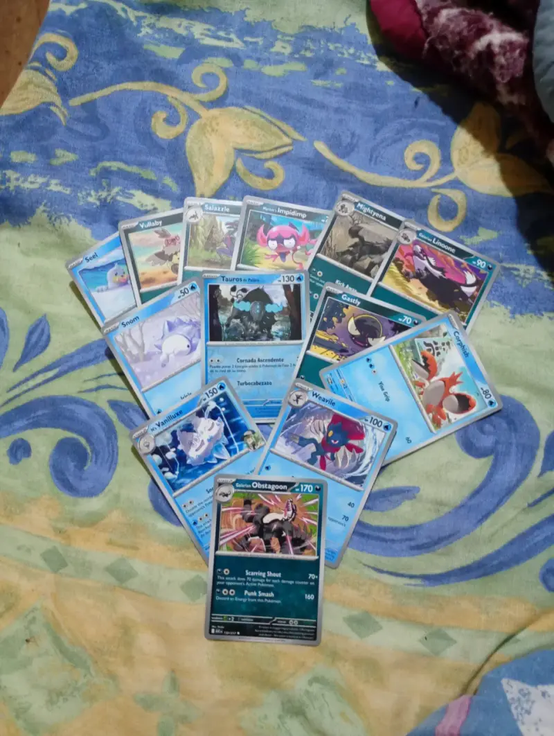 Colección de Cartas Pokémon Variadas - 3