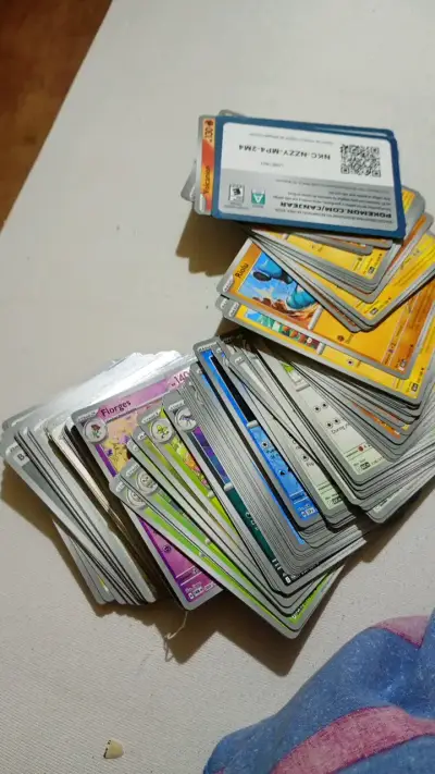 Colección de Cartas Pokémon Variadas - miniatura 6