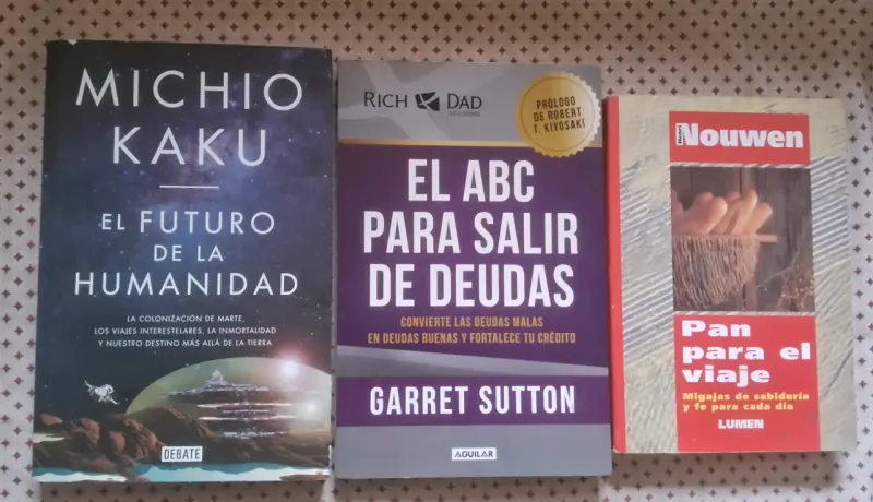 Lote de libros variados de ciencia y finanzas
