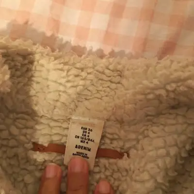 Chaqueta de mezclilla con forro de borrego para mujer - miniatura 2