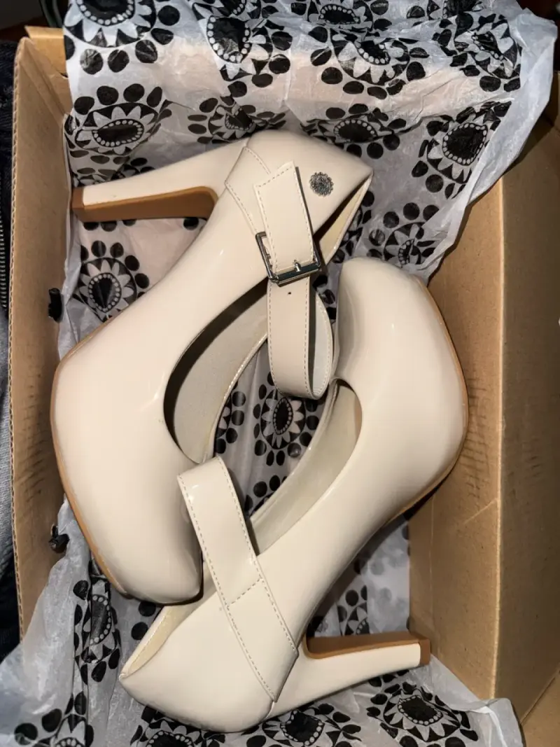 Zapatos de Tacón Beige con Correa - 2
