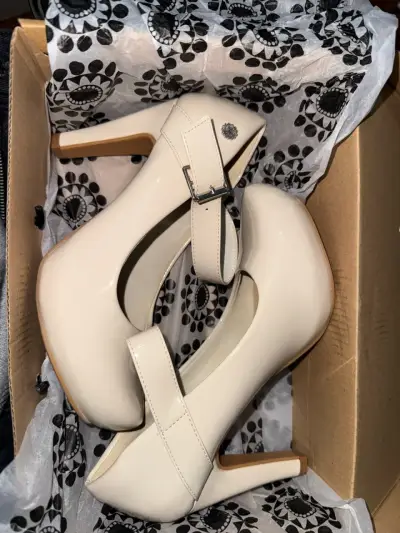 Zapatos de Tacón Beige con Correa - miniatura 2