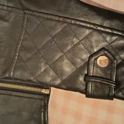 Chaqueta de cuero sintético negra River Island - miniatura 2
