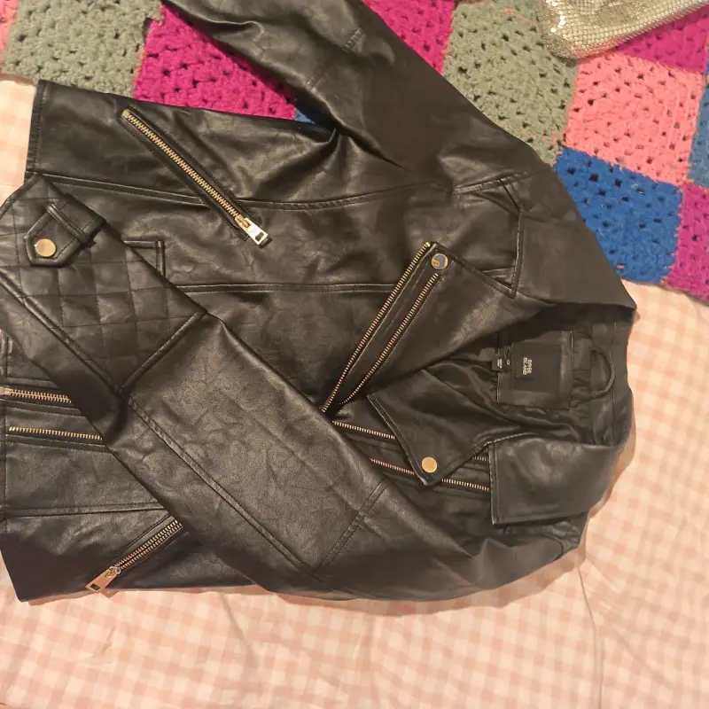 Chaqueta de cuero sintético negra River Island - 3
