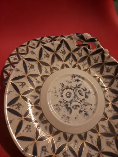 Platos decorativos de cerámica con diseño floral - miniatura 2