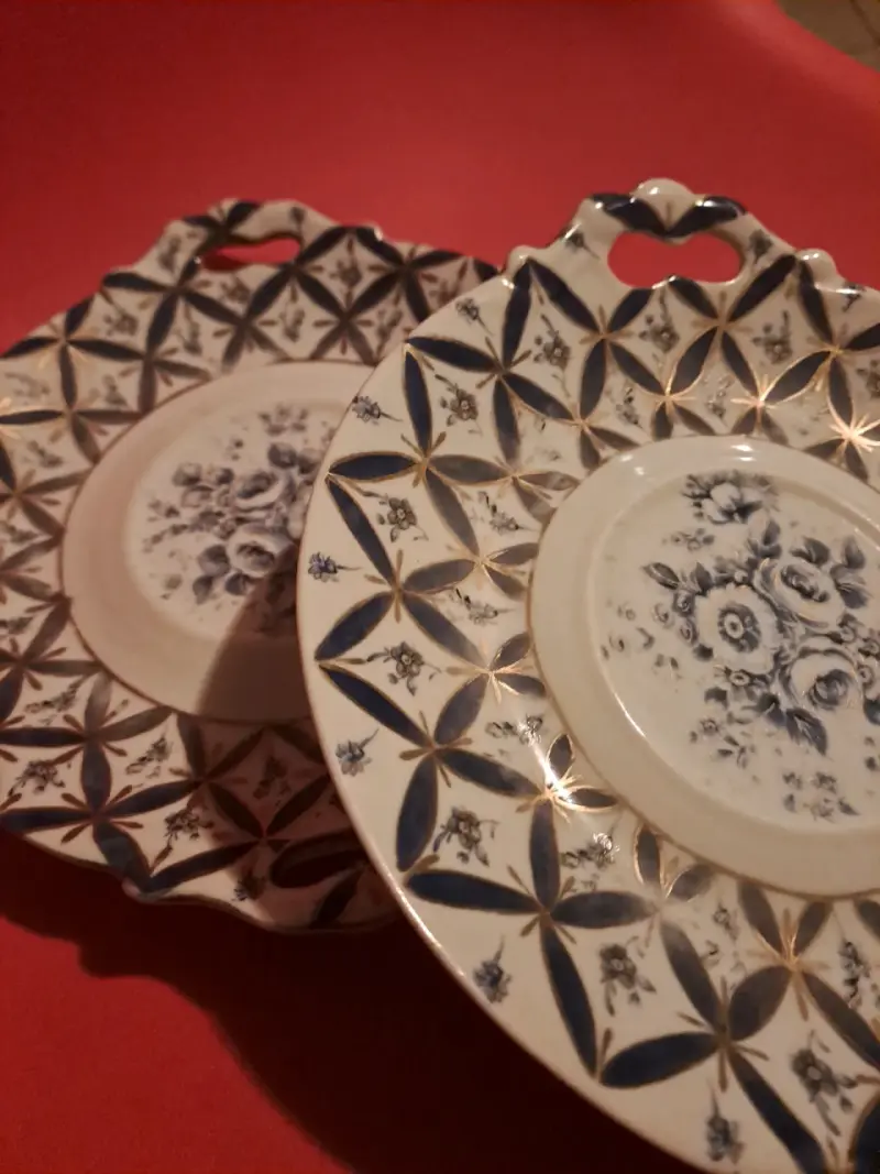 Platos decorativos de cerámica con diseño floral - 3