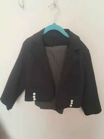 Traje de huaso negro con pantalón a rayas - miniatura 1