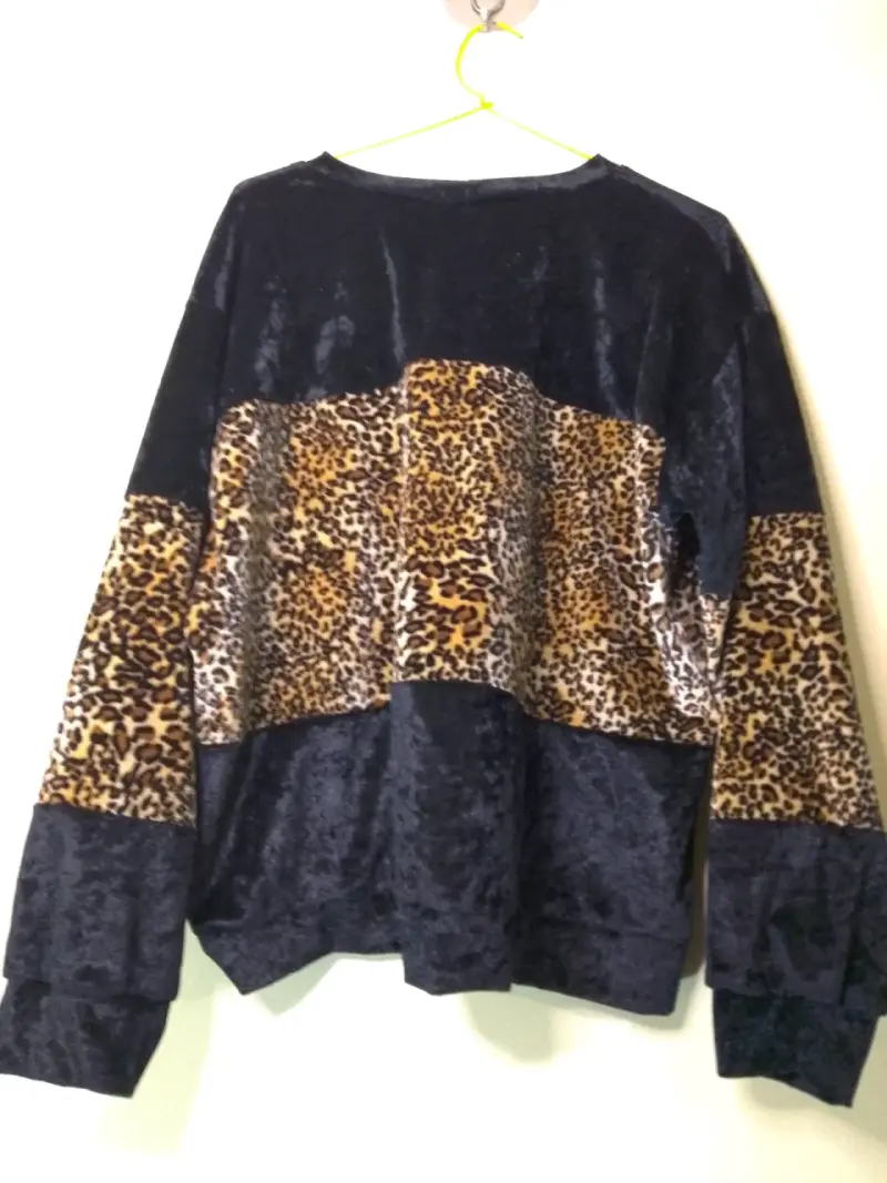 Suéter de terciopelo con estampado animal print - 3