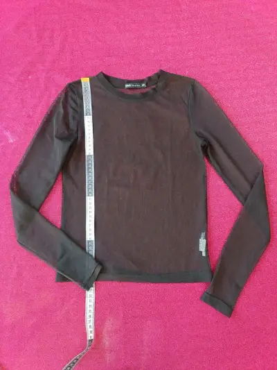 Polera de malla negra para mujer - miniatura 1