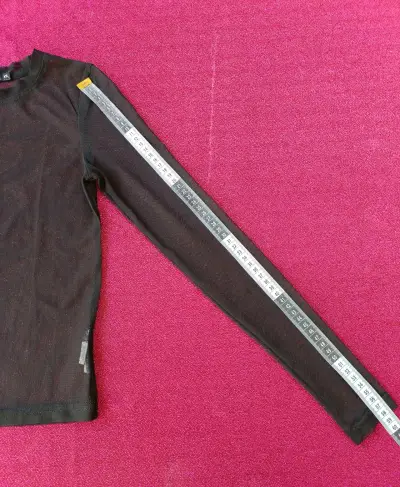 Polera de malla negra para mujer - miniatura 2
