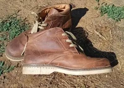 Botines de cuero marrón para hombre en buen estado - miniatura 3