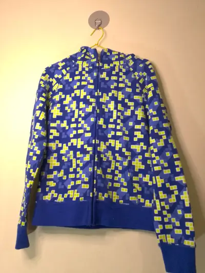 Polerón con capucha azul estampado geométrico - miniatura 1