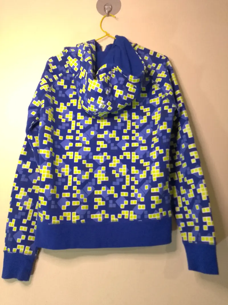 Polerón con capucha azul estampado geométrico - 3