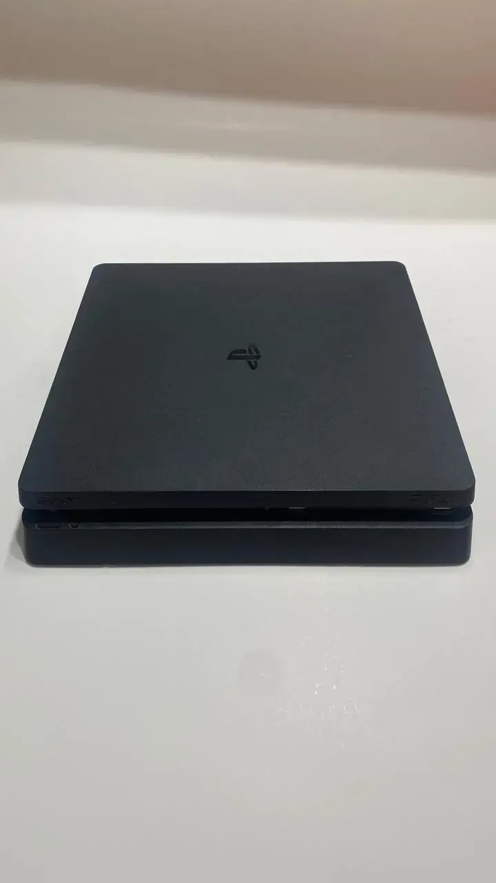 Consola PS4 con 15 juegos incluidos +2 Joystick - 2