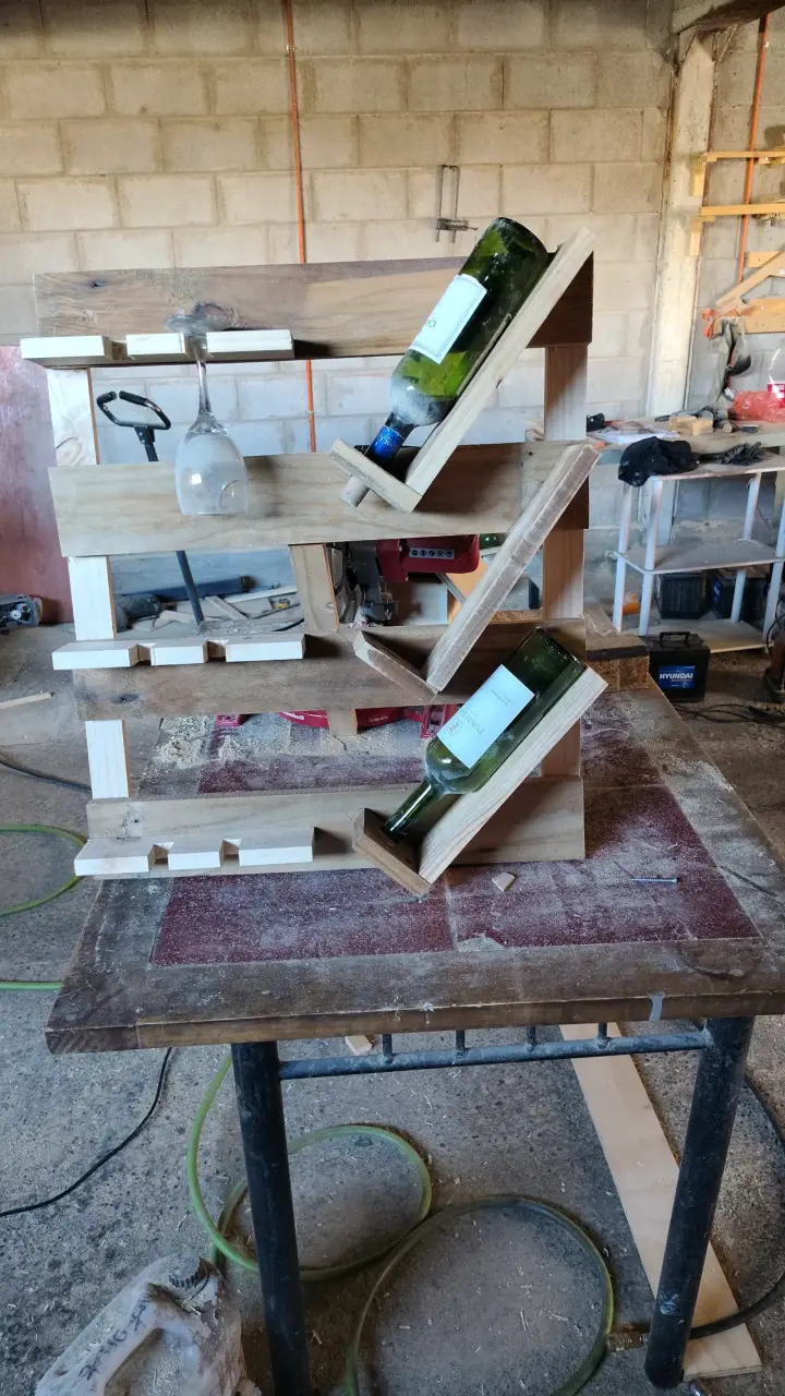 Botellero de madera para vinos y copas - 1