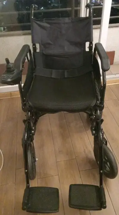 Silla de Ruedas Eléctrica Negra con Batería - miniatura 1
