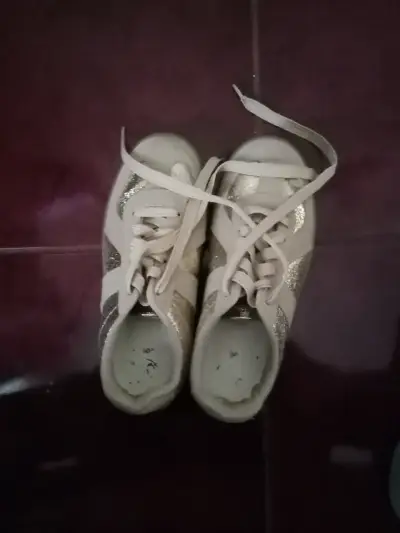 Zapatillas deportivas con brillo para mujer - miniatura 1