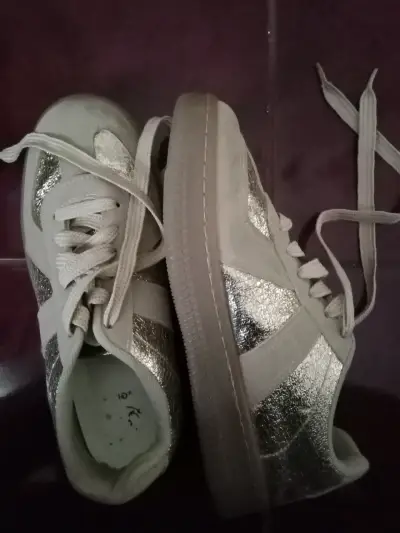 Zapatillas deportivas con brillo para mujer - miniatura 2
